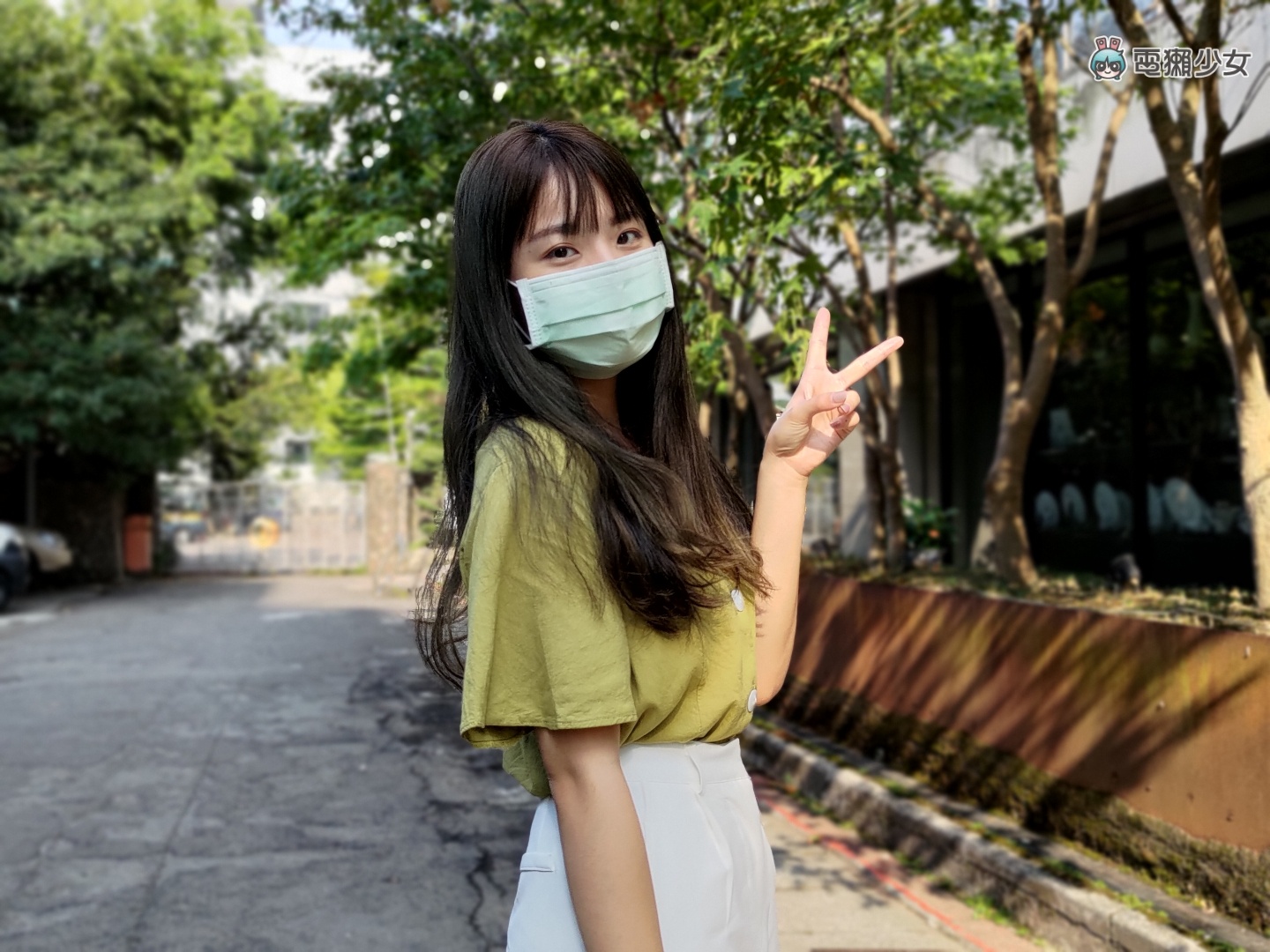 也太好看！Zenfone 8 设计师联名手机壳限量登场 搭配 Topologie 绳索背带时尚及便利性满分