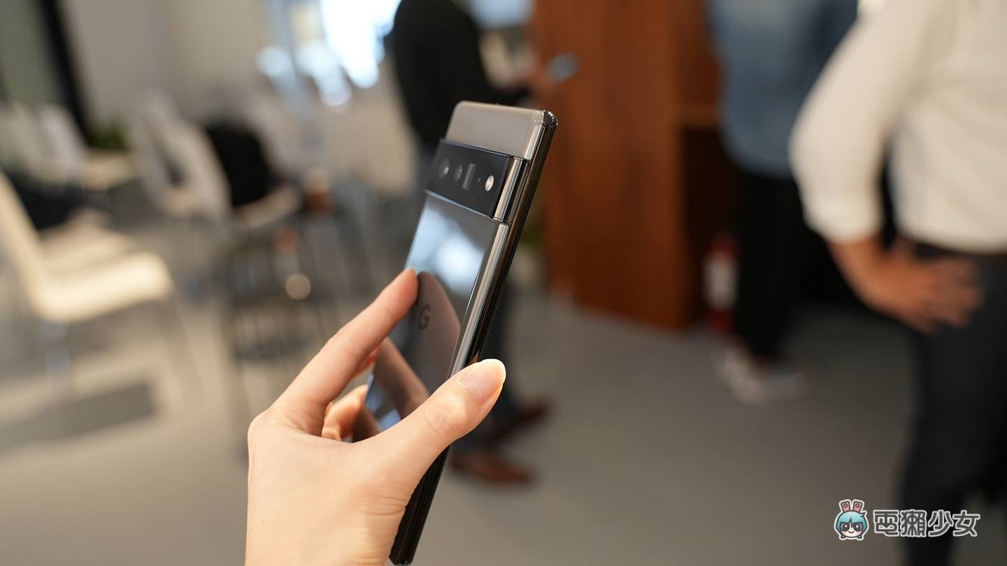 出门|Google Pixel 6 实机颜色长这样!粉嫩色系与外观细看上手玩 内容图12 潮品文-大潮社旗下实时最新热点娱乐时尚数码等新闻资讯网站! 出门|Google Pixel 6 实机颜色长这样!粉嫩色系与外观细看上手玩