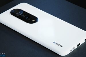 外媒曝光‘ 小米 12 ’渲染图！镜头模组改到机背中央，有可能采用隐藏式前镜头？