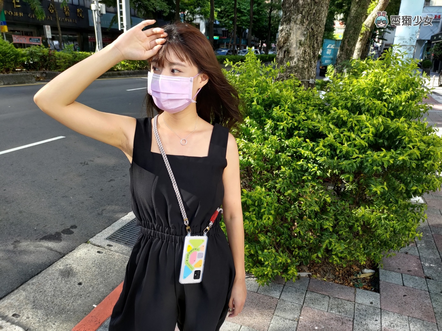 也太好看！Zenfone 8 设计师联名手机壳限量登场 搭配 Topologie 绳索背带时尚及便利性满分