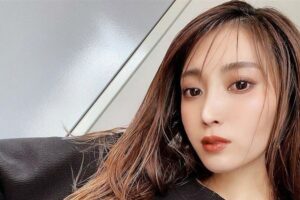 “国民情妇”下身失守！深V开到S腰　豪放爆乳溢满上围