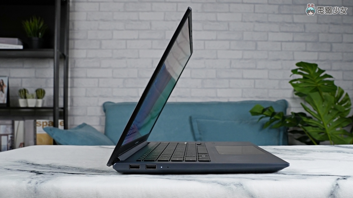 华硕平价 OLED 笔电‘ ASUS Vivobook Pro 14 OLED ’开箱！规格升级幅度超有感 三万五挑笔电就选它