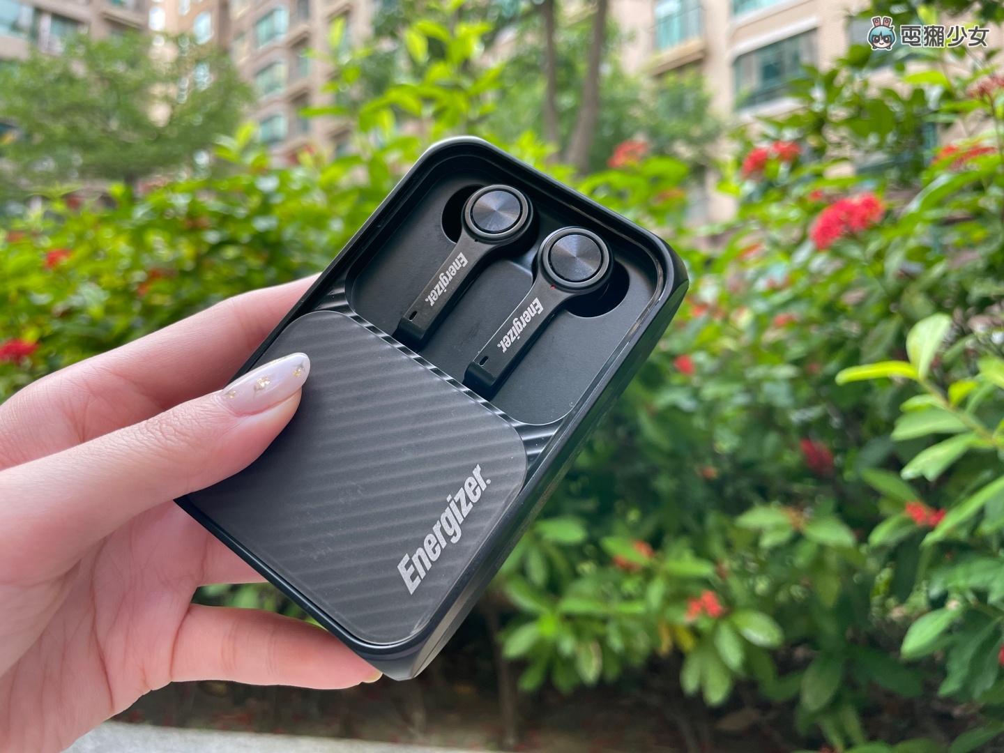 开箱｜Energizer UB5001 真无线蓝牙耳机 同时也是移动电源和无线充电器！快来看看这个酷东西！