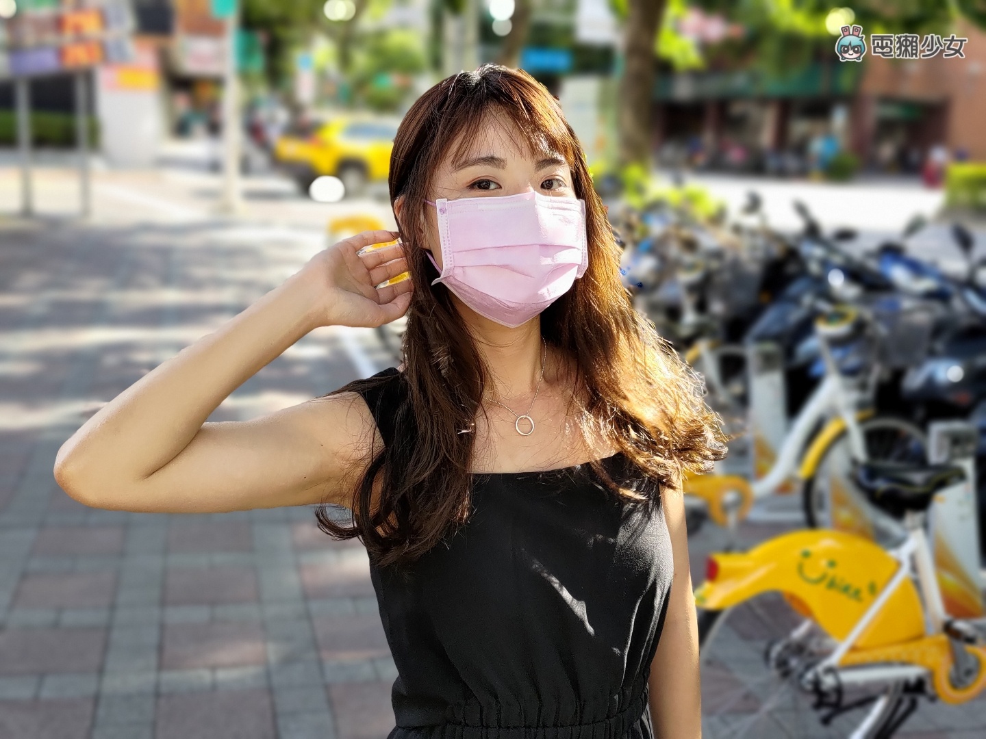 也太好看！Zenfone 8 设计师联名手机壳限量登场 搭配 Topologie 绳索背带时尚及便利性满分