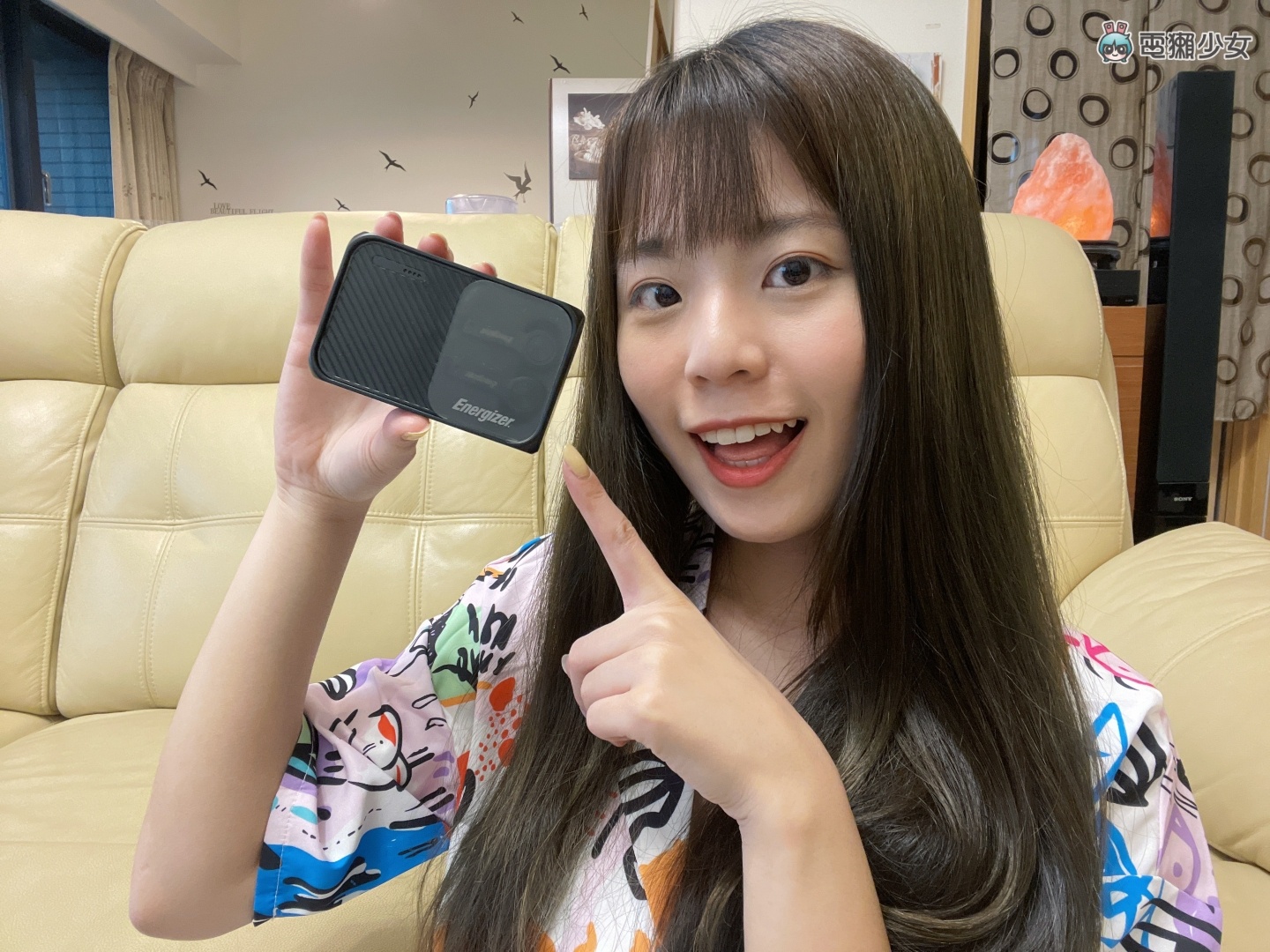 开箱｜Energizer UB5001 真无线蓝牙耳机 同时也是移动电源和无线充电器！快来看看这个酷东西！