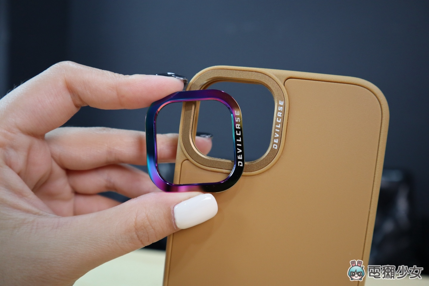 iPhone 13 摔落测试!装着 DEVILCASE 的‘ 恶魔防摔壳 PRO ’镜头防护加高 保护力更升级 内容图11 潮品文-大潮社旗下实时最新热点娱乐时尚数码等新闻资讯网站! iPhone 13 摔落测试!装着 DEVILCASE 的‘ 恶魔防摔壳 PRO ’镜头防护加高 保护力更升级