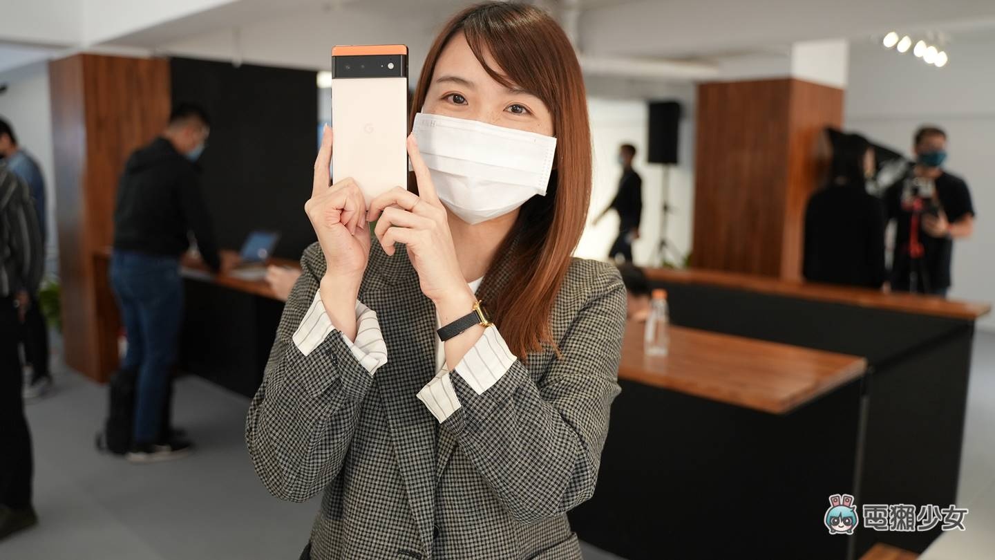 出门|Google Pixel 6 实机颜色长这样!粉嫩色系与外观细看上手玩 内容图2 潮品文-大潮社旗下实时最新热点娱乐时尚数码等新闻资讯网站! 出门|Google Pixel 6 实机颜色长这样!粉嫩色系与外观细看上手玩