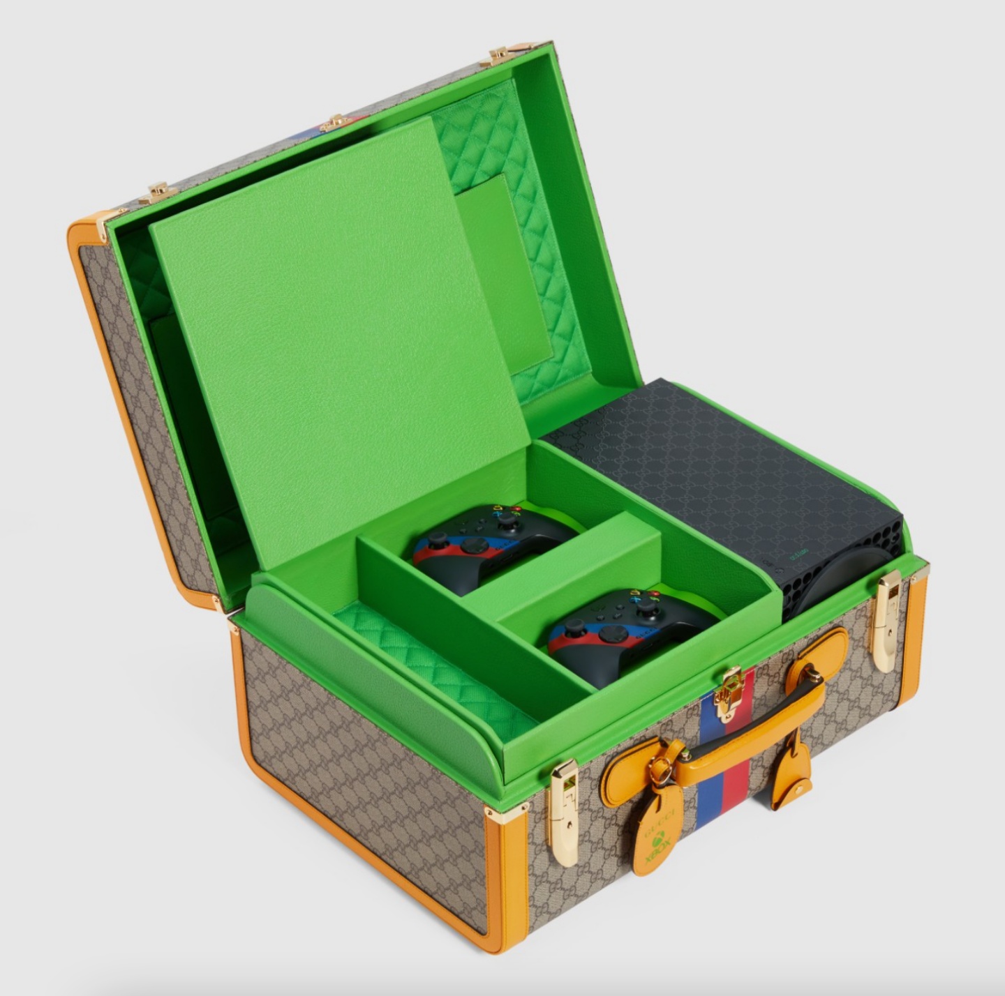 跨界联名!Xbox 与 Gucci 推出限量版的 Xbox Series X,要价 28 万元,全球限量 100 套! 内容图3 潮品文-大潮社旗下实时最新热点娱乐时尚数码等新闻资讯网站! 跨界联名!Xbox 与 Gucci 推出限量版的 Xbox Series X,要价 28 万元,全球限量 100 套!