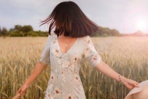 如果你想要保持Q弹水嫩肤质 正常作息、健康饮食必不可少