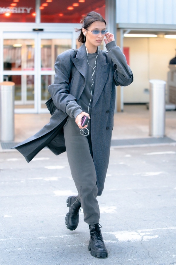 无线蓝牙耳机不再酷?外媒:Z 世代年轻人更爱‘ 有线耳机 ’ 内容图2 潮品文-大潮社旗下实时最新热点娱乐时尚数码等新闻资讯网站! 无线蓝牙耳机不再酷?外媒:Z 世代年轻人更爱‘ 有线耳机 ’