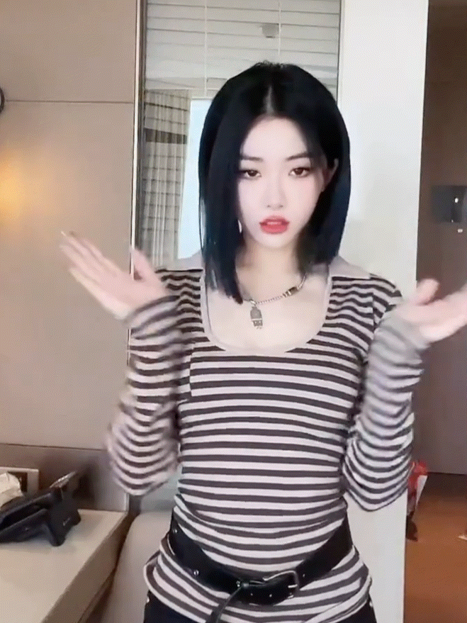 喻言晒热舞影片...卖力扭火辣身材！网发起“不看那里挑战” 娱乐资讯 图1张