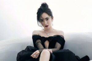 发际线往后退！杨幂辣照“高额头不见了”网嗨：更美了