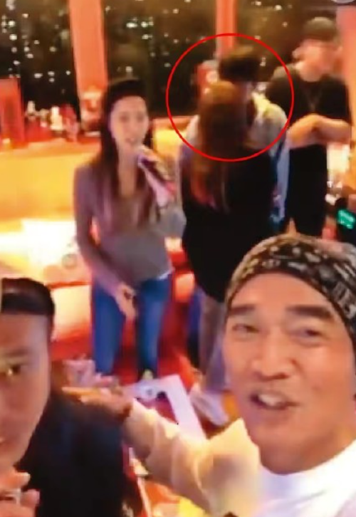 42岁温岚和男友甜蜜亲吻被拍...恋情意外曝光！大方认爱 娱乐资讯 图2张