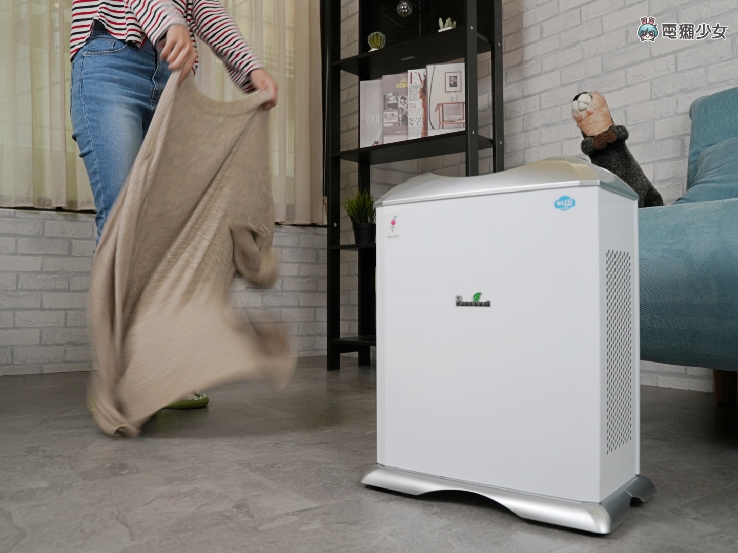 开箱|主打免耗材!‘ Bosswell ZB3200W 空气清净机 ’会自动分解吸附的脏污,搭配轮子移动更便利! 内容图16 潮品文-大潮社旗下实时最新热点娱乐时尚数码等新闻资讯网站! 开箱|主打免耗材!‘ Bosswell ZB3200W 空气清净机 ’会自动分解吸附的脏污,搭配轮子移动更便利!