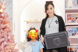 遗传妈咪神基因！关颖“6岁爱女”成设计师　代言秀初登场