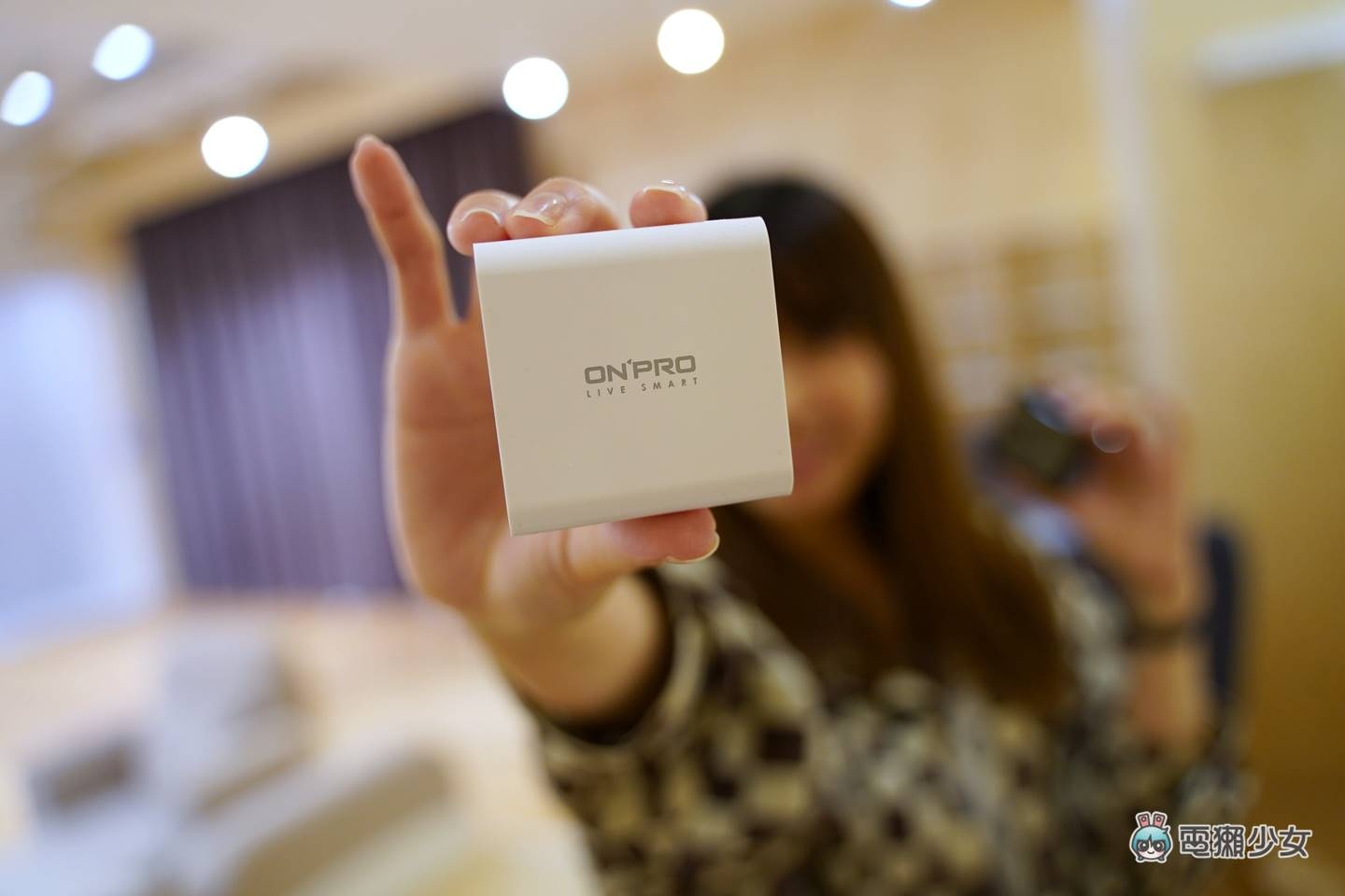 开箱|长得漂亮的 PD 快充充电头升级版!ONPRO UC-GAN65W 氮化镓 GaN 65W 随身携带充笔电 内容图2 潮品文-大潮社旗下实时最新热点娱乐时尚数码等新闻资讯网站! 开箱|长得漂亮的 PD 快充充电头升级版!ONPRO UC-GAN65W 氮化镓 GaN 65W 随身携带充笔电