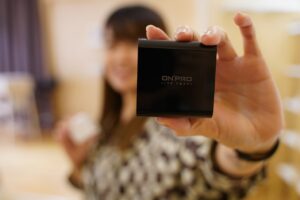 开箱｜长得漂亮的 PD 快充充电头升级版！ONPRO UC-GAN65W 氮化镓 GaN 65W 随身携带充笔电