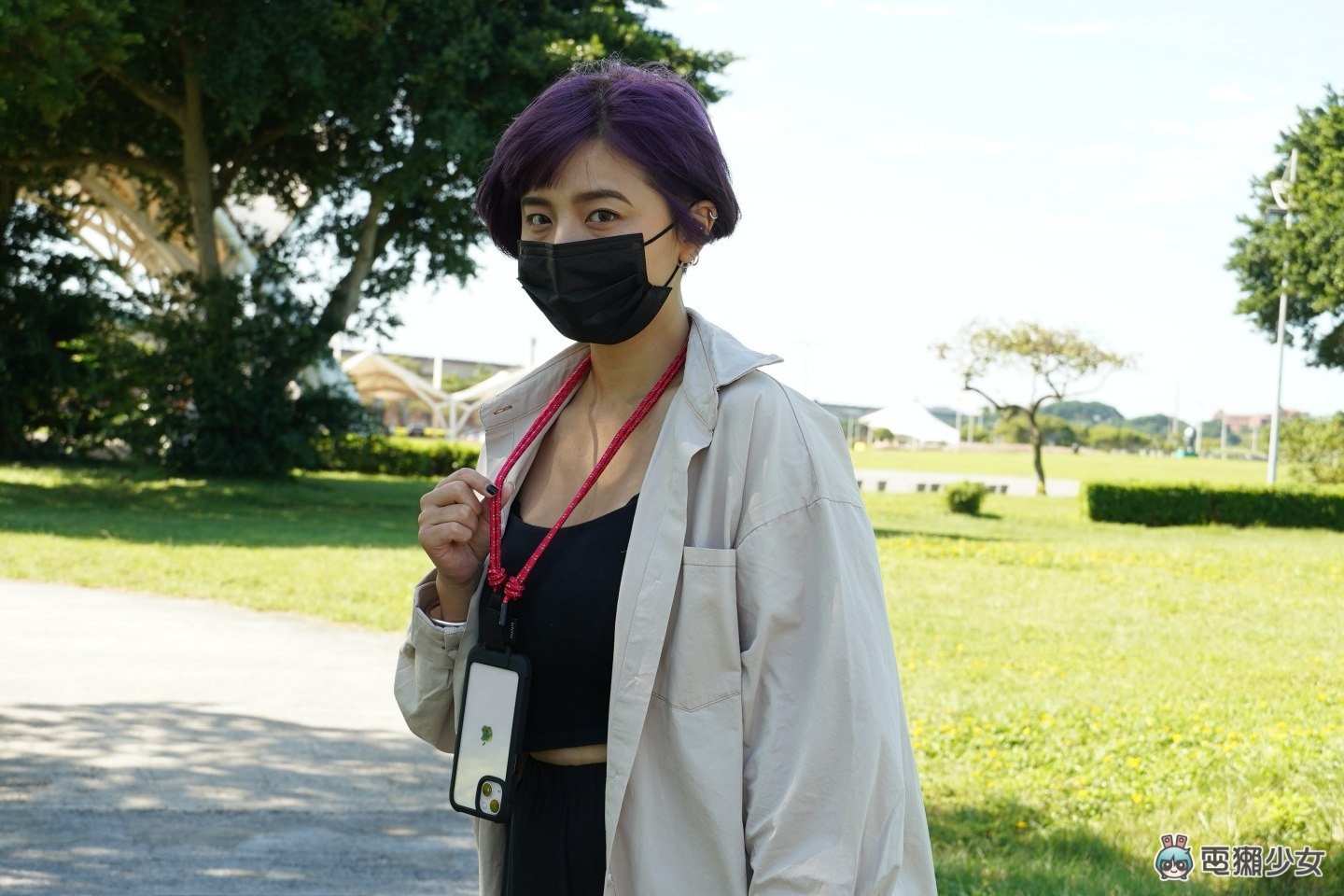 挂在脖子上说走就走！bitplay iPhone 13 系列户外风格手机壳 机能性超高适合 Outdoor 咖 数码科技 图10张
