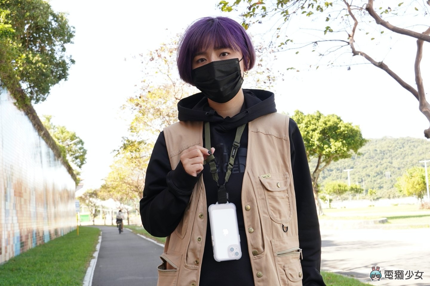 挂在脖子上说走就走！bitplay iPhone 13 系列户外风格手机壳 机能性超高适合 Outdoor 咖 数码科技 图20张