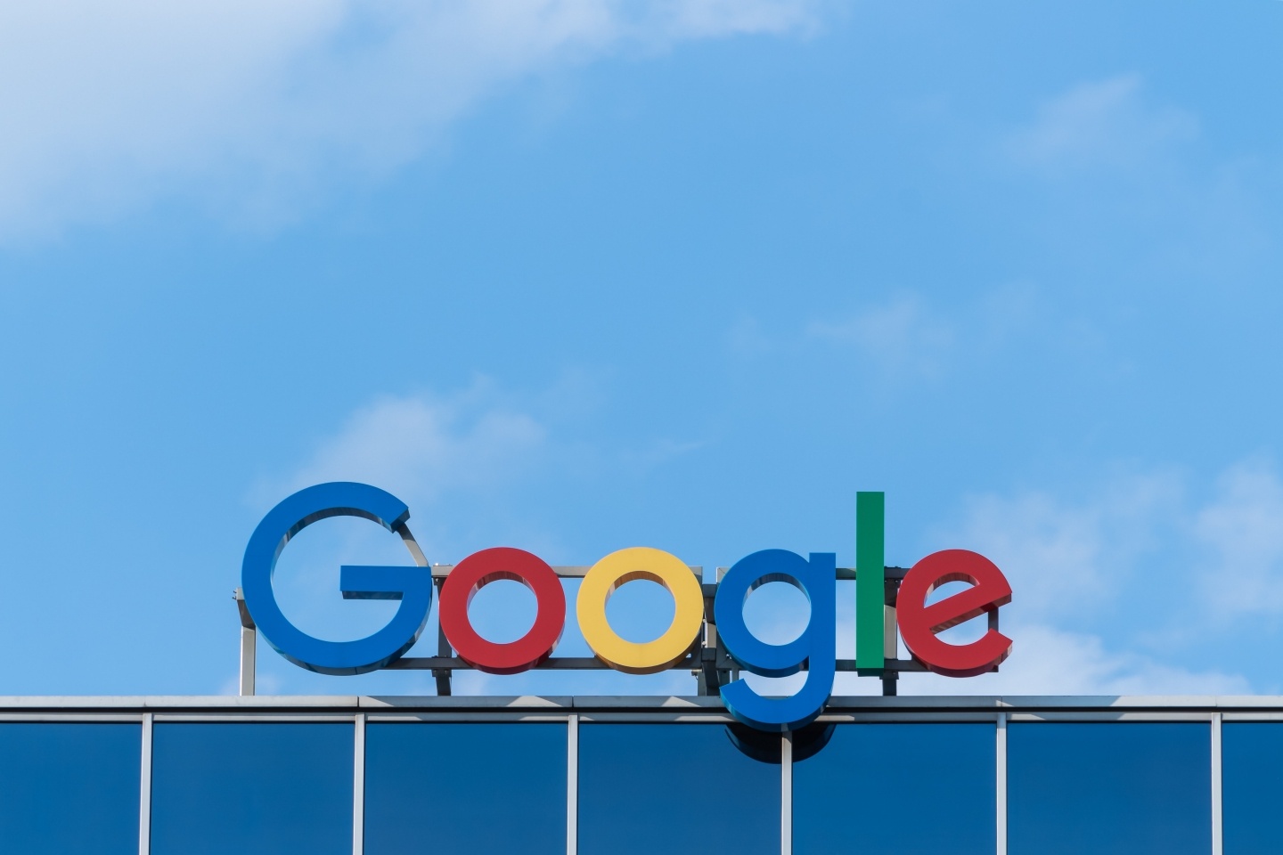 Google 发 4.4 万元奖金给全球员工!实习生和约聘人员也有份 内容图1 潮品文-大潮社旗下实时最新热点娱乐时尚数码等新闻资讯网站! Google 发 4.4 万元奖金给全球员工!实习生和约聘人员也有份