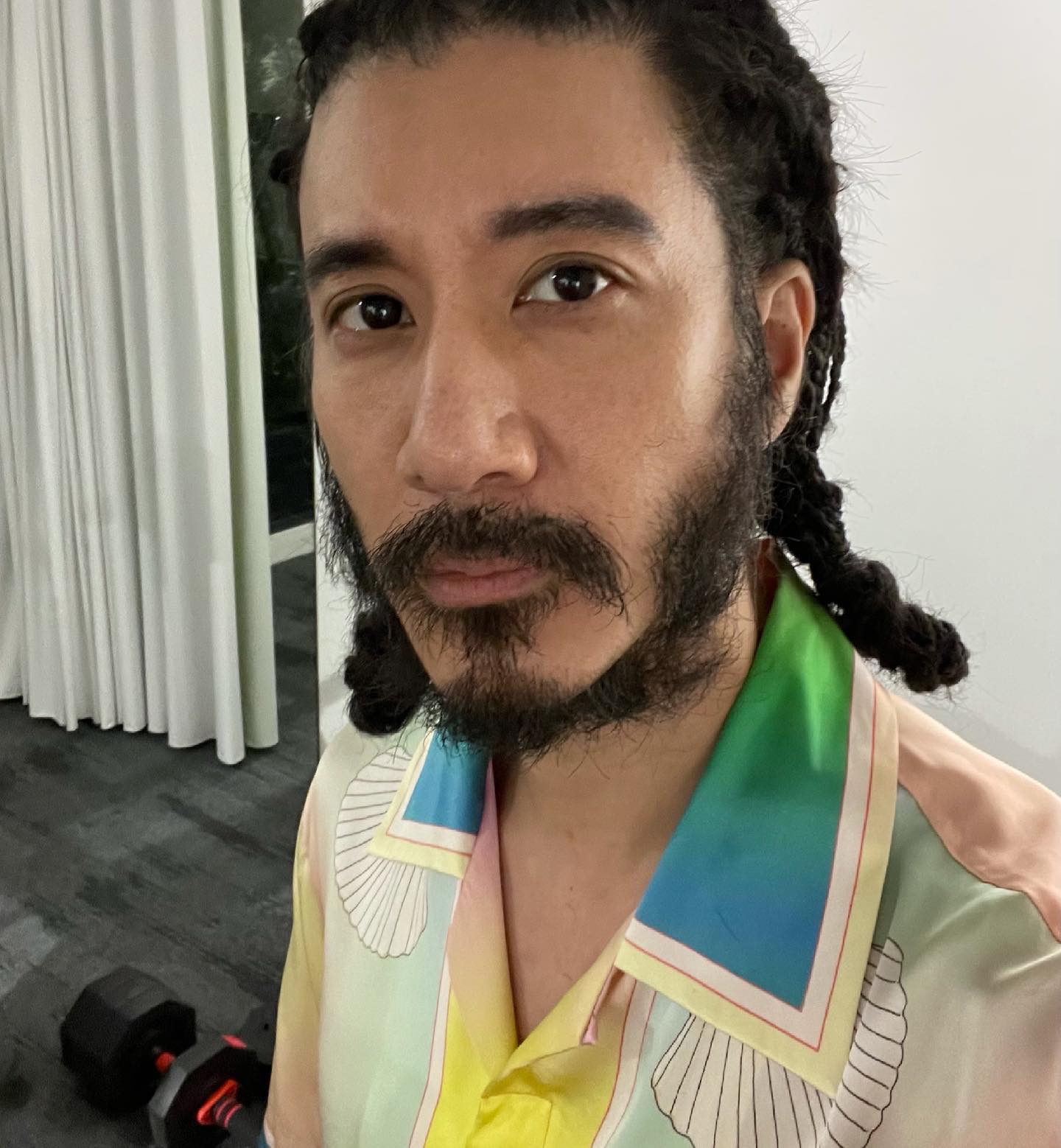 王力宏隔离中...半夜练指功扰邻！ 楼下房客气炸：文章写不过就用唱的 娱乐资讯 图1张
