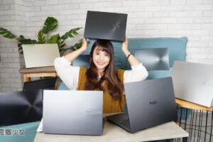 OLED 萤幕笔电优在哪?色彩精准又护眼!用过回不去