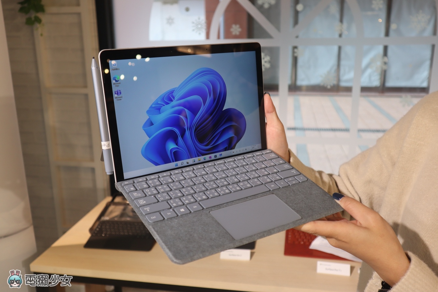 出门|是笔电也是平板!Surface Go 3 二合一设计正式登台 还附一支笔可让你随时纪录! 内容图3 潮品文-大潮社旗下实时最新热点娱乐时尚数码等新闻资讯网站! 出门|是笔电也是平板!Surface Go 3 二合一设计正式登台 还附一支笔可让你随时纪录!