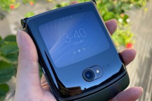 Motorola 确定会推出第三代 razr 折叠机！预计搭载新款处理器，并会有全新的外观设计
