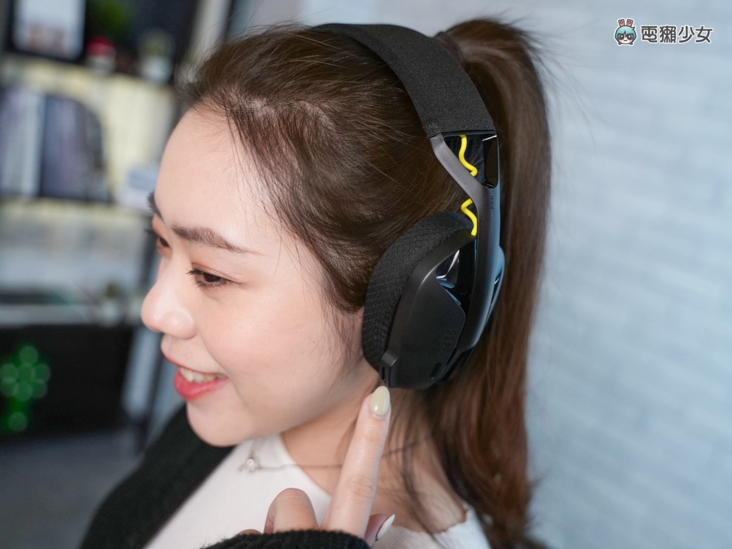 开箱|电竞耳机也可以很轻盈!罗技 G435 一机多用的轻量双模无线蓝牙耳机 内容图6 潮品文-大潮社旗下实时最新热点娱乐时尚数码等新闻资讯网站! 开箱|电竞耳机也可以很轻盈!罗技 G435 一机多用的轻量双模无线蓝牙耳机