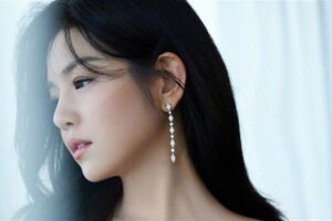 陈妍希胸上全空！甩“崩坏小笼包”瘦出水蛇腰　人妻大解放