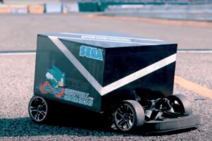 SEGA 制作了一台真的可以跑的电竞主机，速度超快高达时数 100Km！