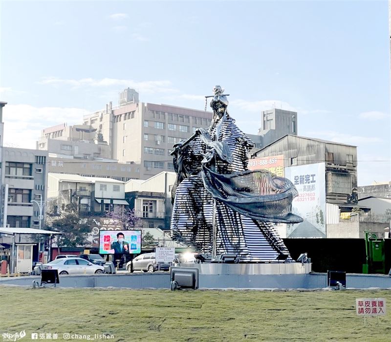 网上疯传的超大“素还真”圆环地标，就在云林虎尾镇（图／云林县官方提供）