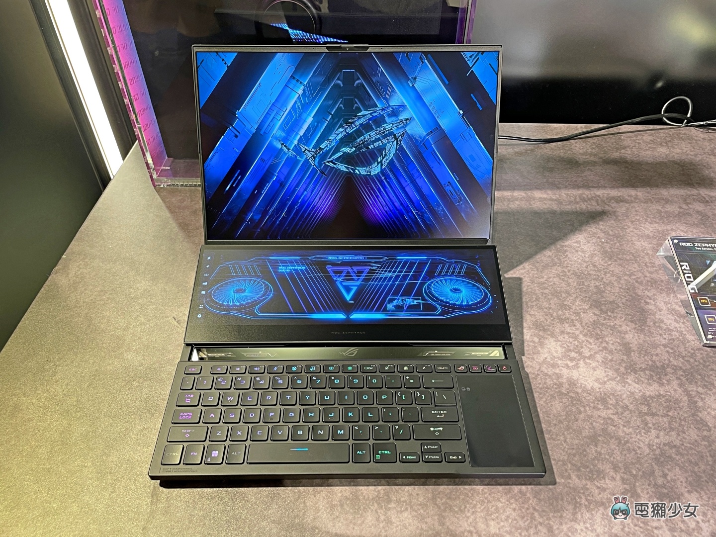 华硕首款 ROG Flow Z13 电竞平板亮相!多款电竞笔电也都一并于 CES 展上现身 内容图2 潮品文-大潮社旗下实时最新热点娱乐时尚数码等新闻资讯网站! 华硕首款 ROG Flow Z13 电竞平板亮相!多款电竞笔电也都一并于 CES 展上现身