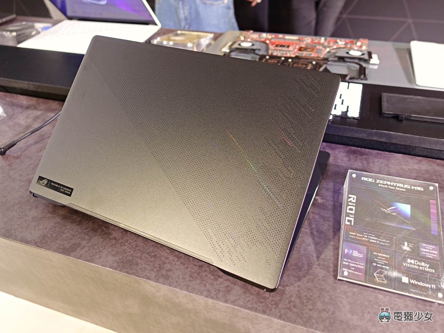 华硕首款 ROG Flow Z13 电竞平板亮相!多款电竞笔电也都一并于 CES 展上现身 内容图6 潮品文-大潮社旗下实时最新热点娱乐时尚数码等新闻资讯网站! 华硕首款 ROG Flow Z13 电竞平板亮相!多款电竞笔电也都一并于 CES 展上现身