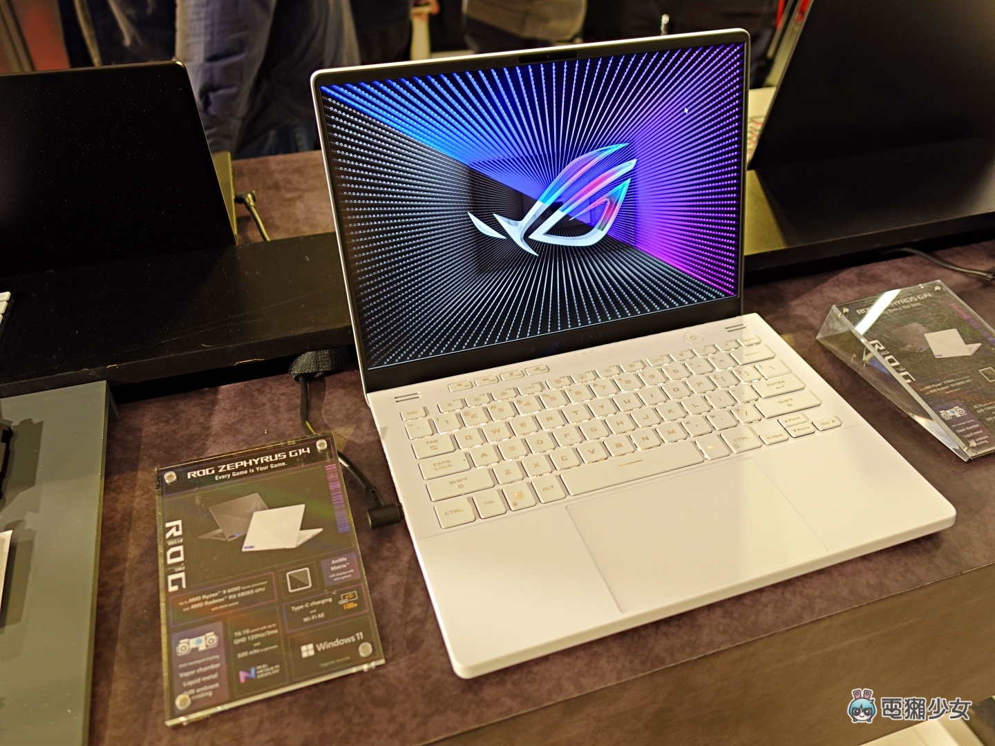 华硕首款 ROG Flow Z13 电竞平板亮相!多款电竞笔电也都一并于 CES 展上现身 内容图10 潮品文-大潮社旗下实时最新热点娱乐时尚数码等新闻资讯网站! 华硕首款 ROG Flow Z13 电竞平板亮相!多款电竞笔电也都一并于 CES 展上现身