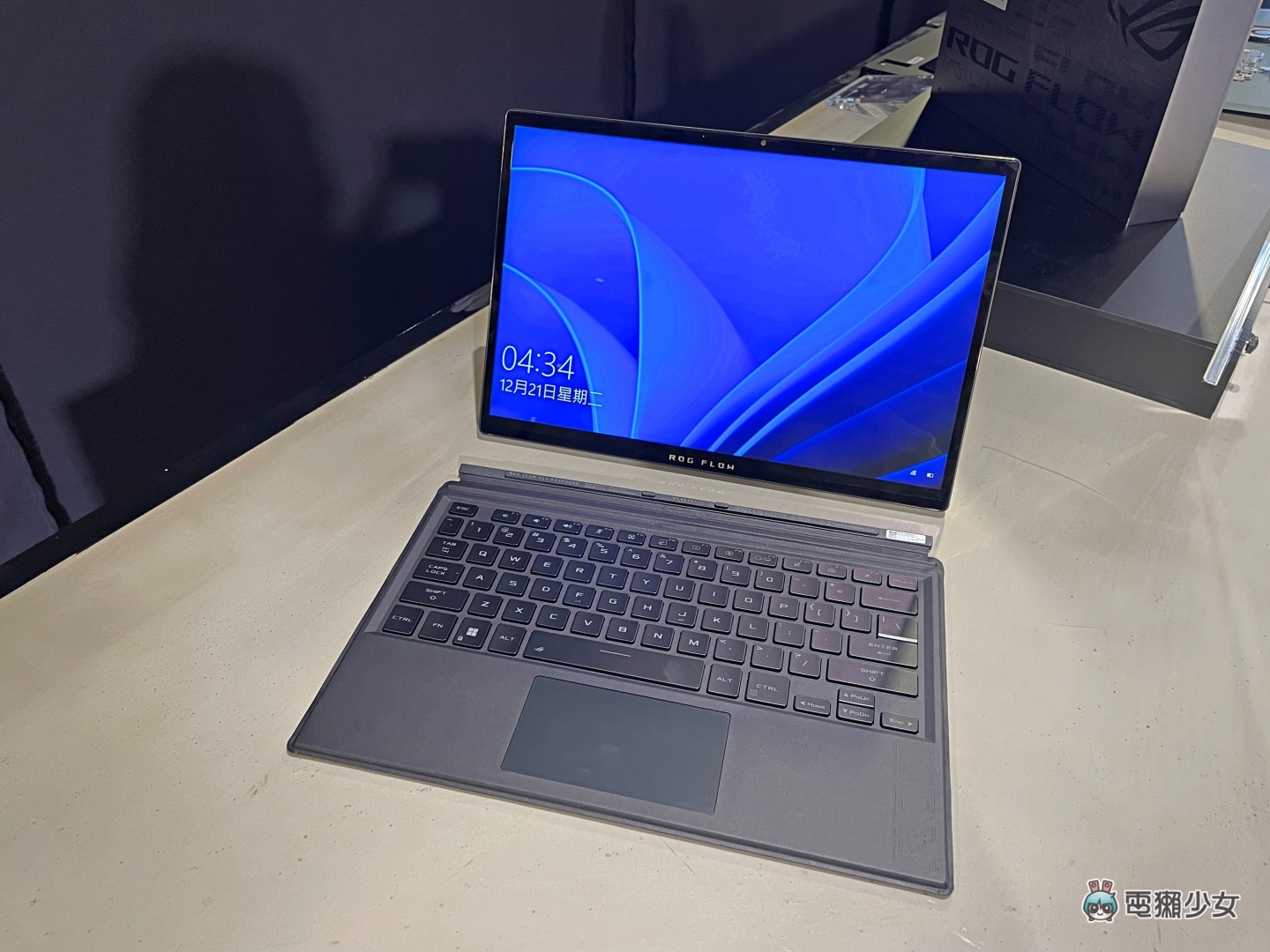 华硕首款 ROG Flow Z13 电竞平板亮相!多款电竞笔电也都一并于 CES 展上现身 内容图11 潮品文-大潮社旗下实时最新热点娱乐时尚数码等新闻资讯网站! 华硕首款 ROG Flow Z13 电竞平板亮相!多款电竞笔电也都一并于 CES 展上现身