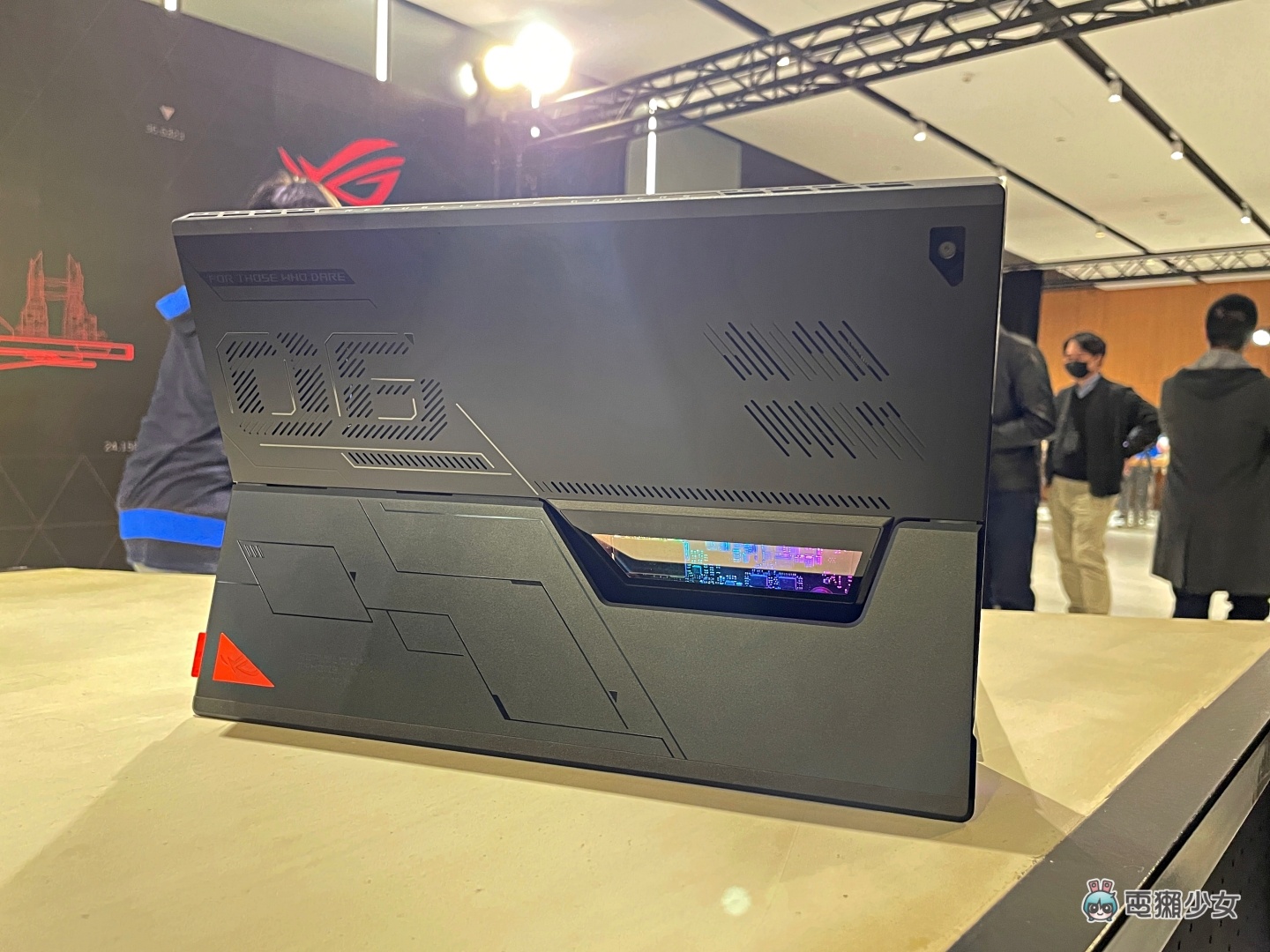 华硕首款 ROG Flow Z13 电竞平板亮相!多款电竞笔电也都一并于 CES 展上现身 内容图13 潮品文-大潮社旗下实时最新热点娱乐时尚数码等新闻资讯网站! 华硕首款 ROG Flow Z13 电竞平板亮相!多款电竞笔电也都一并于 CES 展上现身