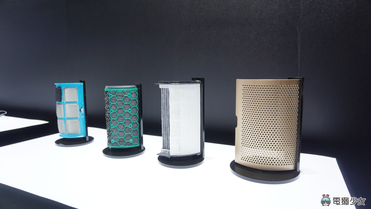 出门|全新 Dyson V15 Detect 吸尘器登场,新‘ 无缠结科技 ’不用担心头发卡在吸头上好难清! 内容图2 潮品文-大潮社旗下实时最新热点娱乐时尚数码等新闻资讯网站! 出门|全新 Dyson V15 Detect 吸尘器登场,新‘ 无缠结科技 ’不用担心头发卡在吸头上好难清!