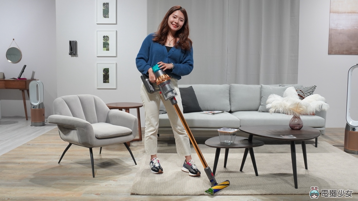 出门|全新 Dyson V15 Detect 吸尘器登场,新‘ 无缠结科技 ’不用担心头发卡在吸头上好难清! 内容图1 潮品文-大潮社旗下实时最新热点娱乐时尚数码等新闻资讯网站! 出门|全新 Dyson V15 Detect 吸尘器登场,新‘ 无缠结科技 ’不用担心头发卡在吸头上好难清!