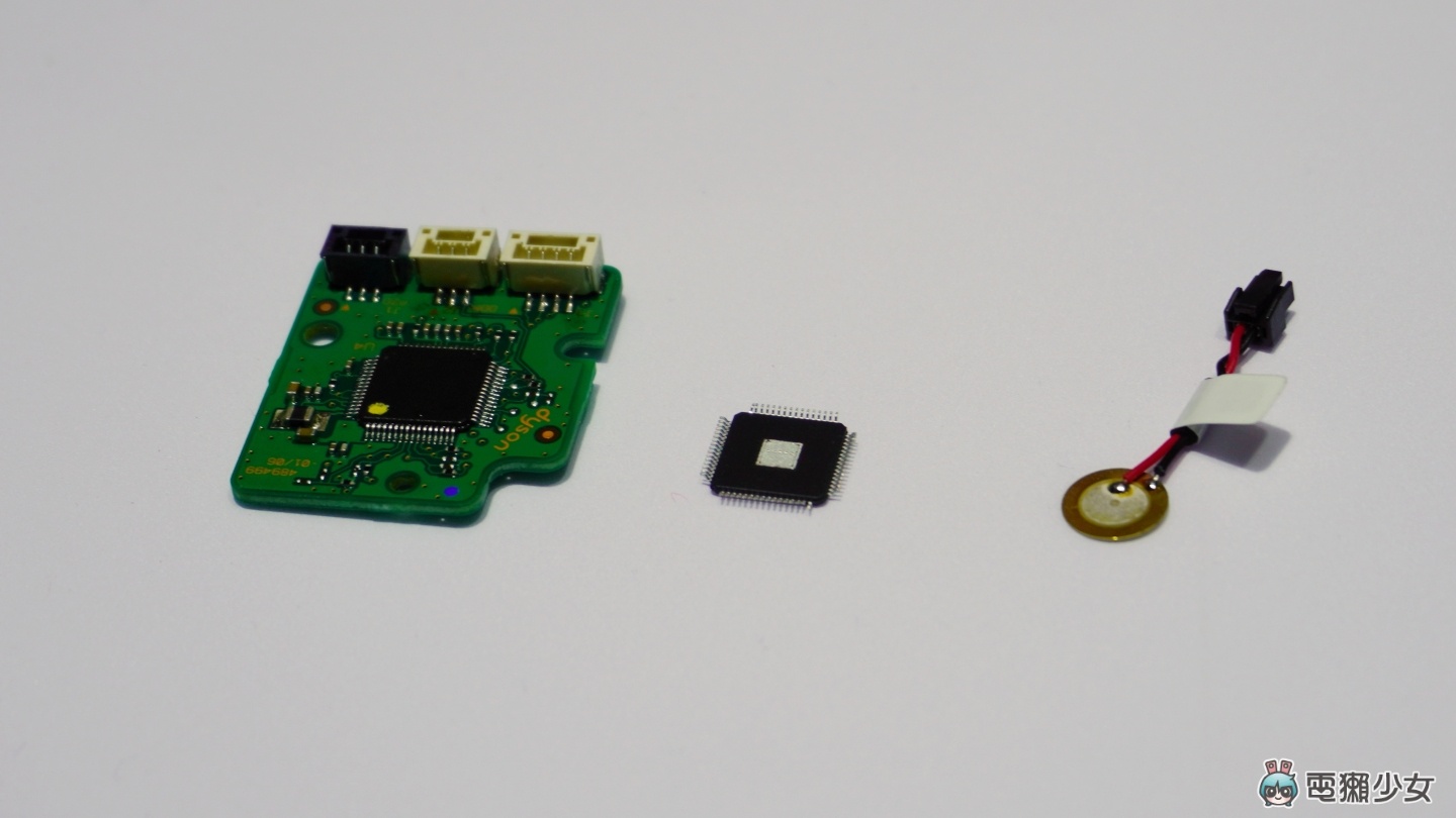 出门|全新 Dyson V15 Detect 吸尘器登场,新‘ 无缠结科技 ’不用担心头发卡在吸头上好难清! 内容图6 潮品文-大潮社旗下实时最新热点娱乐时尚数码等新闻资讯网站! 出门|全新 Dyson V15 Detect 吸尘器登场,新‘ 无缠结科技 ’不用担心头发卡在吸头上好难清!