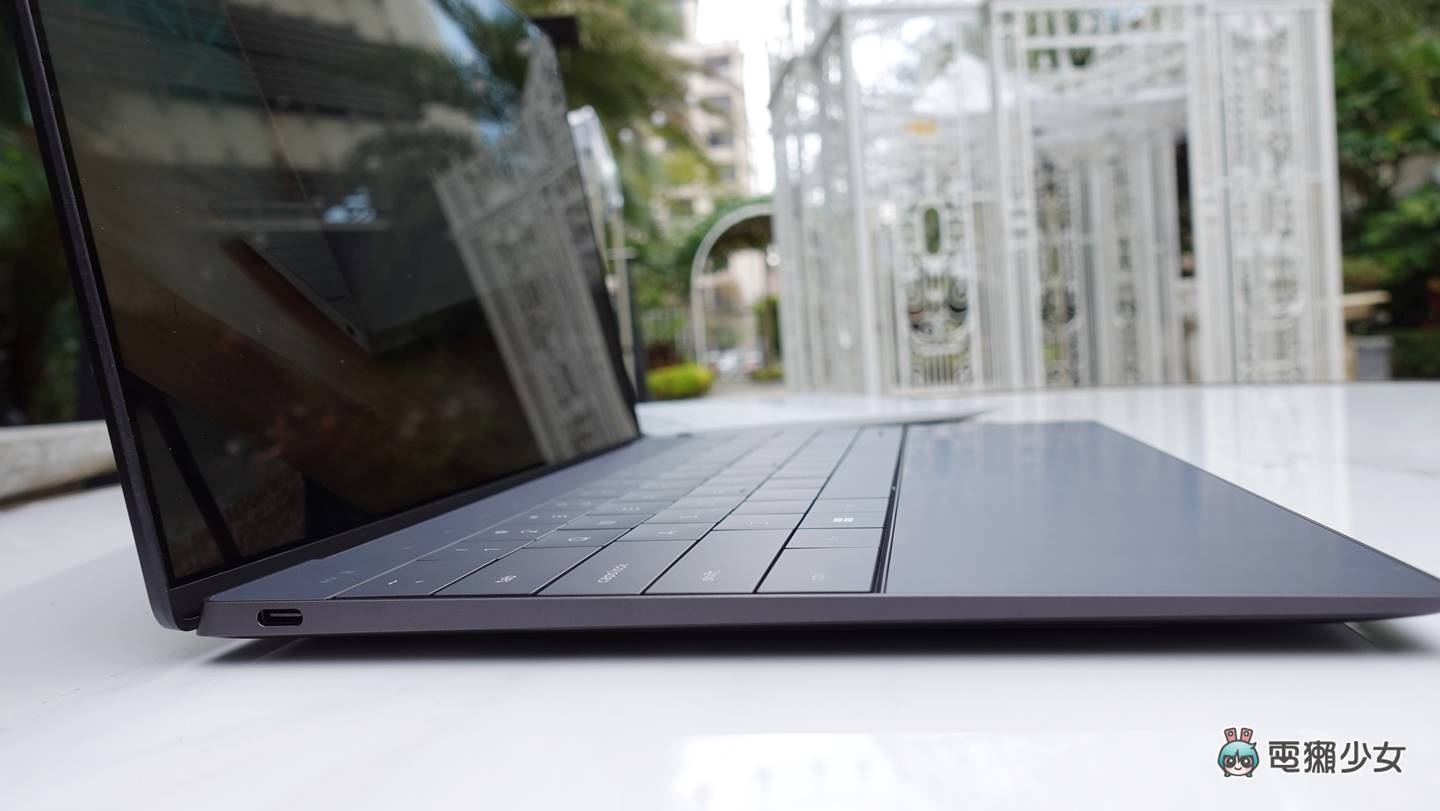 出门|看戴尔超窄边框 XPS 家族新成员 XPS 13 Plus 超美无边际触控板 Dell 最新 CES 笔电 内容图5 潮品文-大潮社旗下实时最新热点娱乐时尚数码等新闻资讯网站! 出门|看戴尔超窄边框 XPS 家族新成员 XPS 13 Plus 超美无边际触控板 Dell 最新 CES 笔电