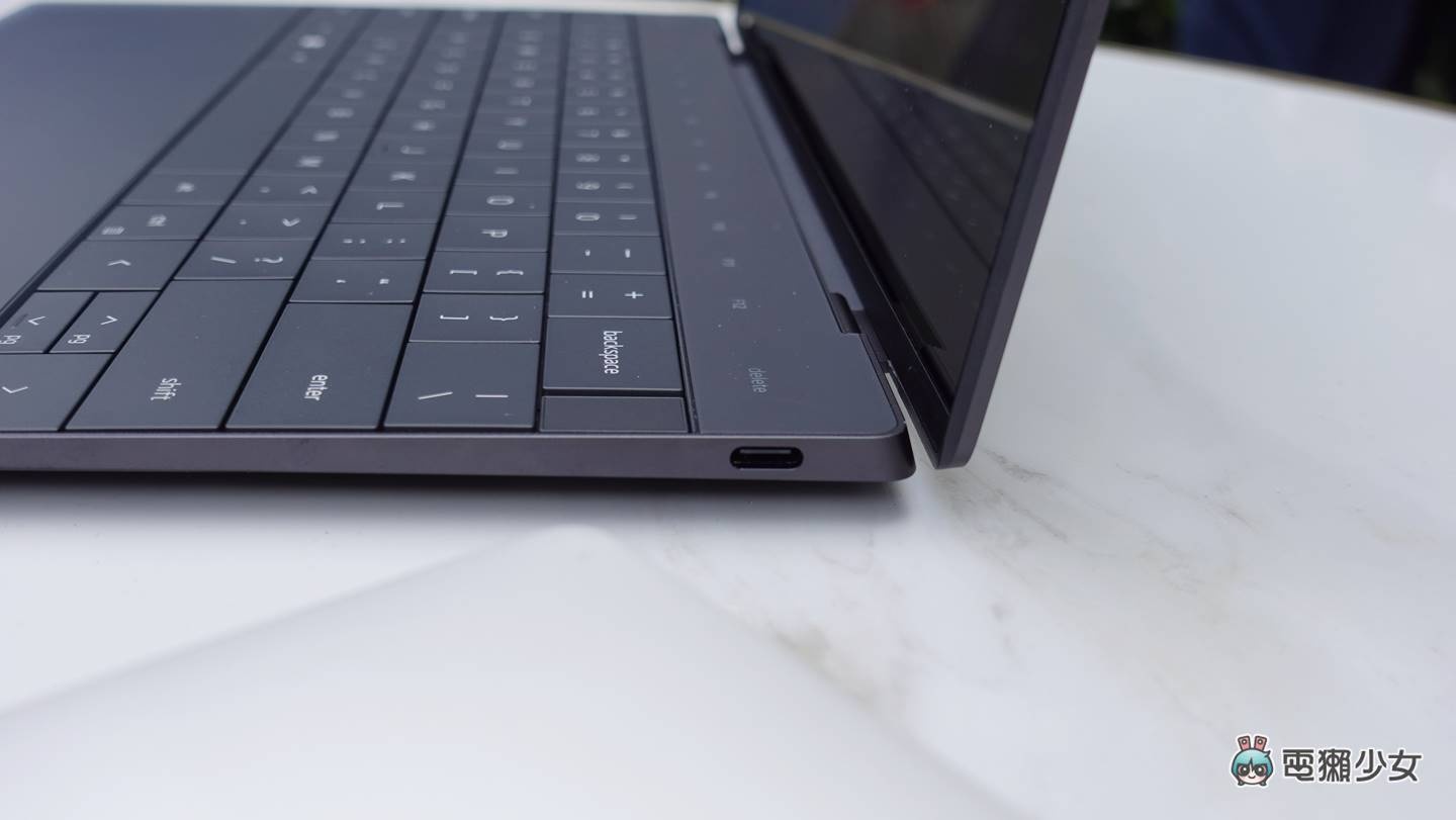 出门|看戴尔超窄边框 XPS 家族新成员 XPS 13 Plus 超美无边际触控板 Dell 最新 CES 笔电 内容图6 潮品文-大潮社旗下实时最新热点娱乐时尚数码等新闻资讯网站! 出门|看戴尔超窄边框 XPS 家族新成员 XPS 13 Plus 超美无边际触控板 Dell 最新 CES 笔电