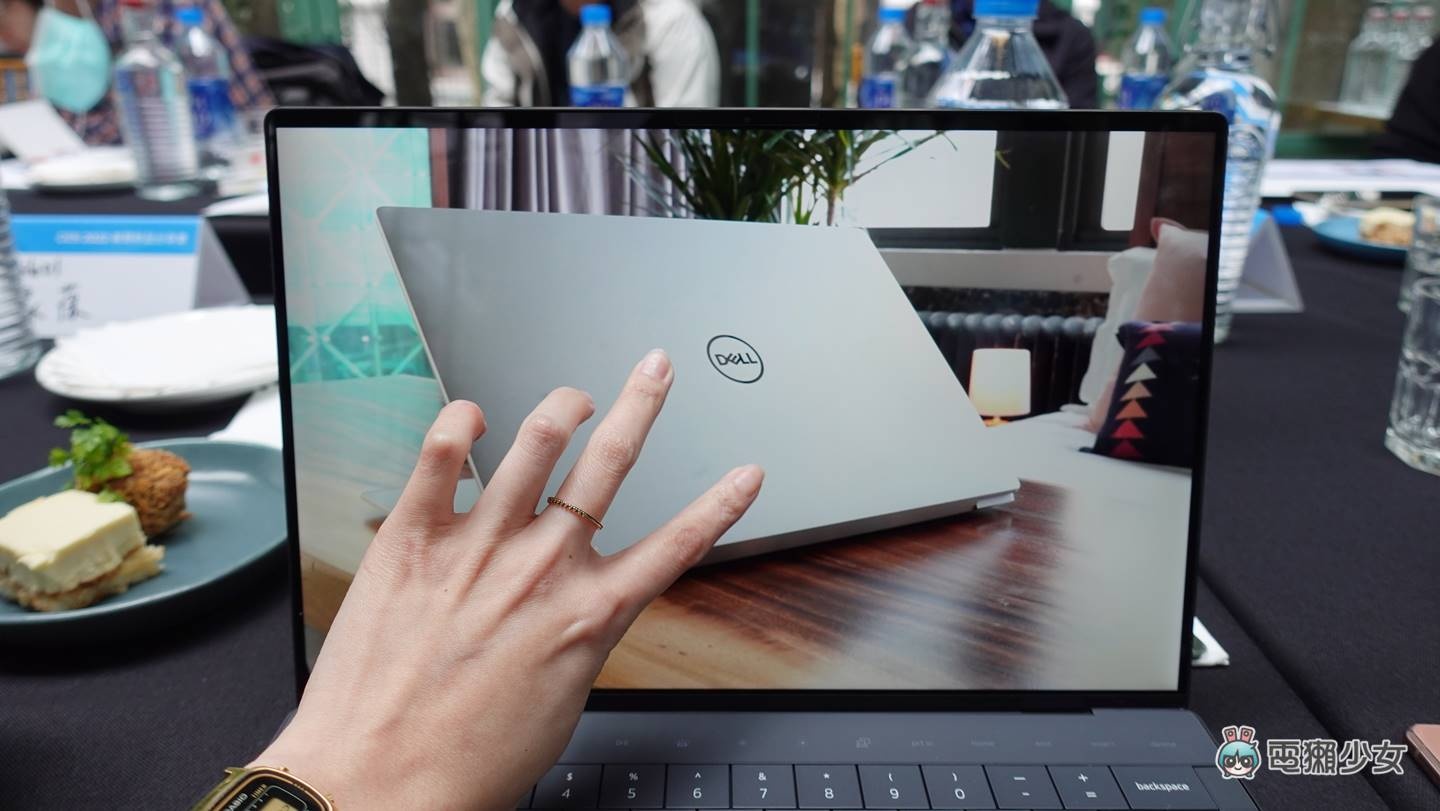 出门|看戴尔超窄边框 XPS 家族新成员 XPS 13 Plus 超美无边际触控板 Dell 最新 CES 笔电 内容图8 潮品文-大潮社旗下实时最新热点娱乐时尚数码等新闻资讯网站! 出门|看戴尔超窄边框 XPS 家族新成员 XPS 13 Plus 超美无边际触控板 Dell 最新 CES 笔电
