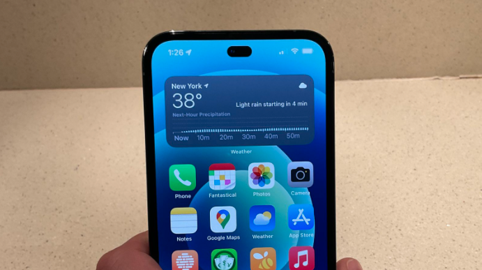 iPhone 14 把浏海改成‘ 药丸形状 ’的挖孔萤幕?这个新造型你可以吗? 内容图1 潮品文-大潮社旗下实时最新热点娱乐时尚数码等新闻资讯网站! iPhone 14 把浏海改成‘ 药丸形状 ’的挖孔萤幕?这个新造型你可以吗?