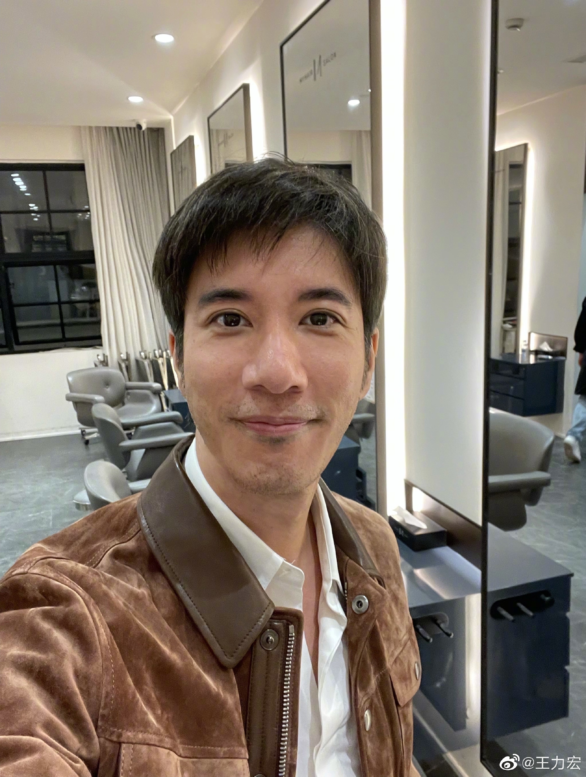 王力宏买水军被抓包了！ 网发文批评李靓蕾...IP地址却在罗马尼亚 娱乐资讯 图1张