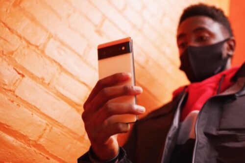 Google Pixel 6 用不到三个月 千万订阅部落客 MKBHD：“我将换回三星 S21 Ultra ”