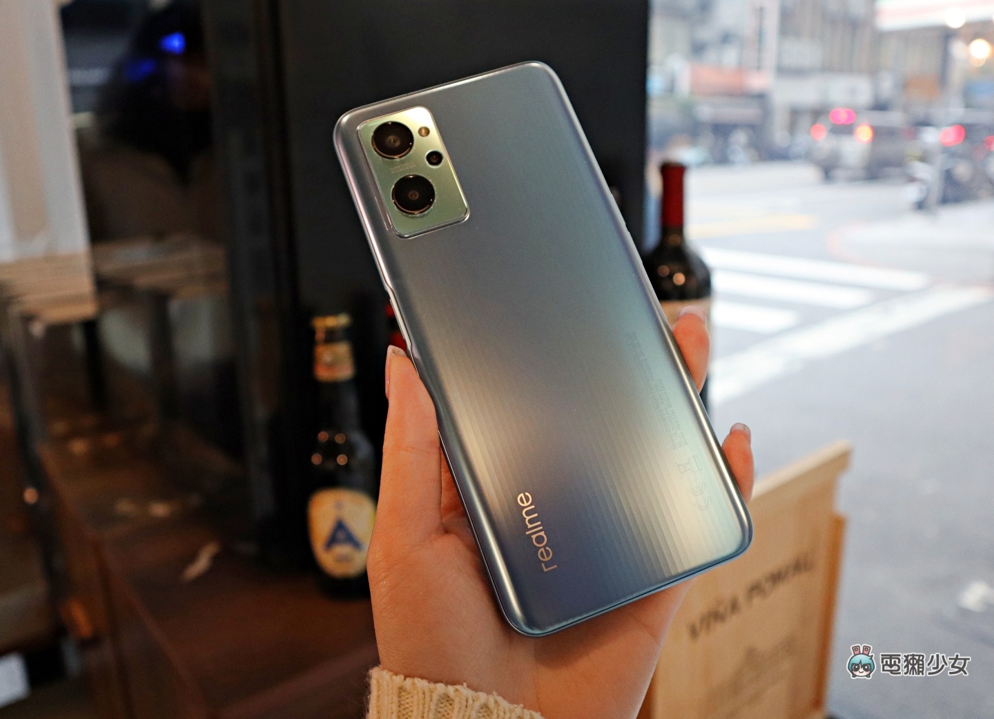 出门｜realme 9i 快速把玩 售价台币六千有找！同场加映 realme 2022 年度新目标