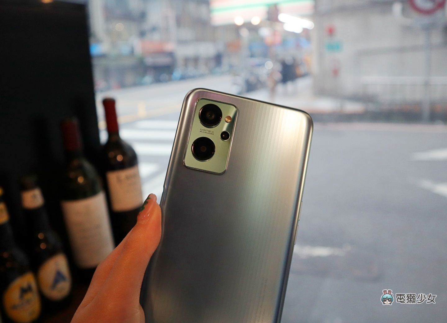 出门｜realme 9i 快速把玩 售价台币六千有找！同场加映 realme 2022 年度新目标