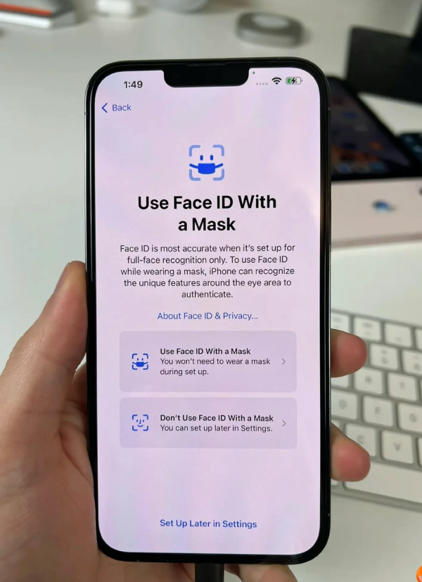 News I 果粉可以大声欢呼了！iOS 15.4将支持戴口罩解锁！ 更多热点 图2张