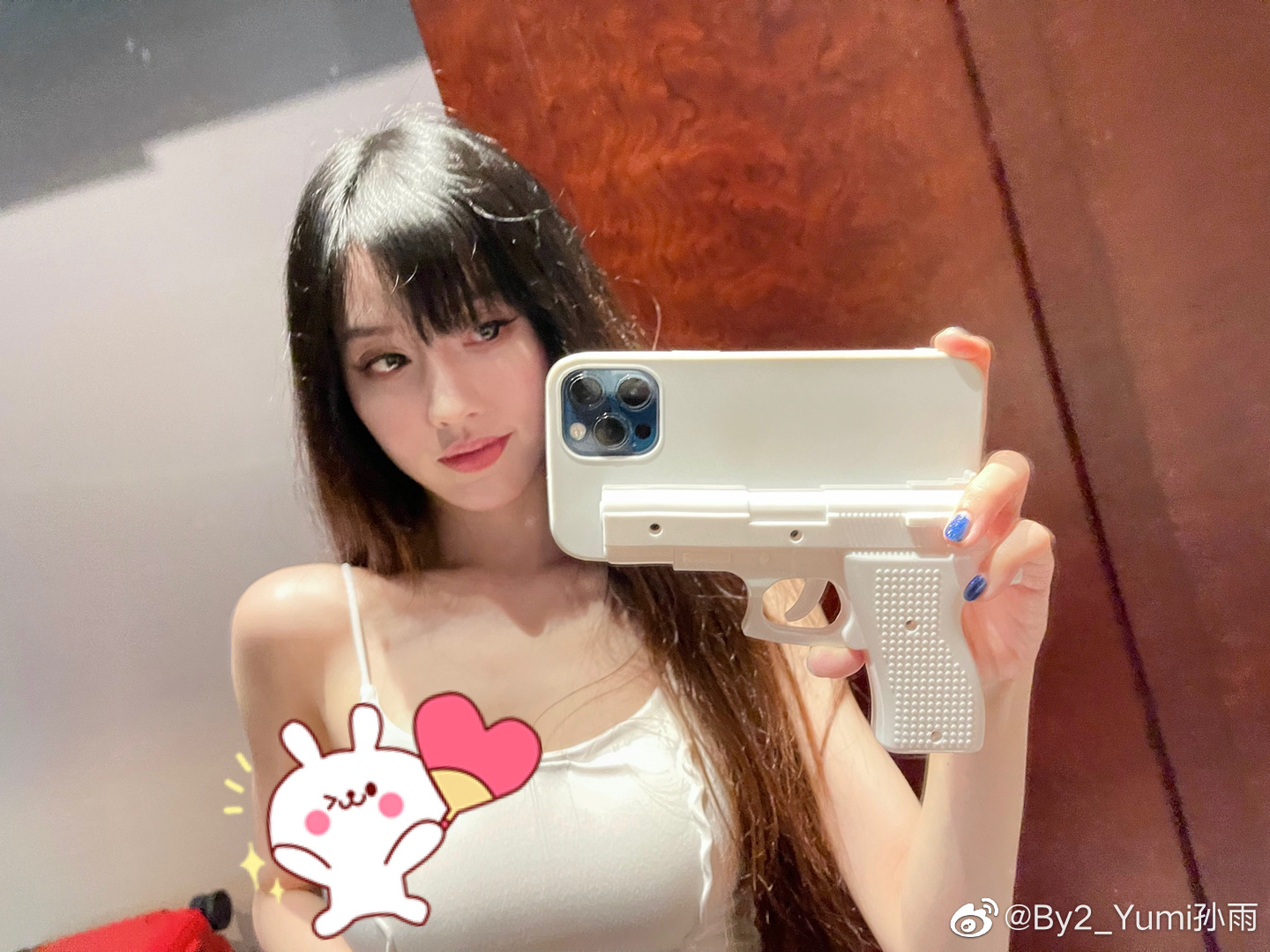 走出小三阴影...BY2风波后首晒自拍照！ 评论区风向大变：记得打小人 娱乐资讯 图1张